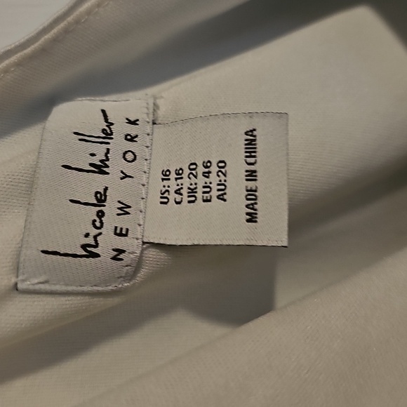 NWOT Nicole Miller Blue and White Satin One-Shoulder Maxi Dress - Picture 4 of 7